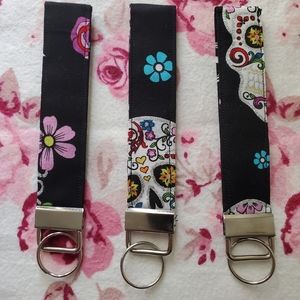 NWOT Skull Flowers Keychain Wristlets Key Fob| Handmade Fabric Keychain
